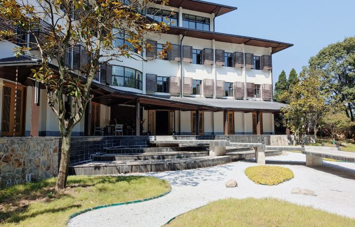 Ezhou Shileyuan Huaxi Homestay