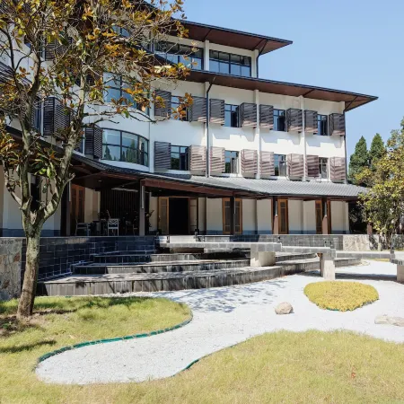 Ezhou Shileyuan Huaxi Homestay