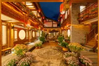 ชิเล่ย์ฮ็อตสปริง ฟลาวเวอร์ไซด์แบรนด์ โรงแรมดีไซเนอร์เมอร์เคียว โรงแรมใกล้จุดชมวิวภูเขาสิงโตในเมืองเก่าลี่เจียง