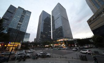 City's Fringe Hotel (Zhengzhou High-speed RailEast Station Greenland Window Branc)