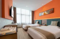 Huatao Light Luxury Hotel (Xinda Huayu Sunshine Lakeside Branch)