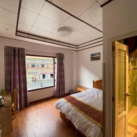 Seda Gesang Flower Collector Hotel