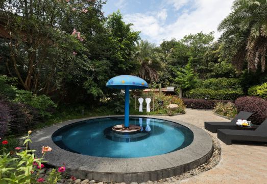 크라운 플라자 두장옌