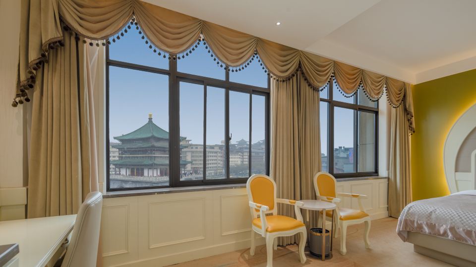Center Hotel (Xi'an Bell Tower)