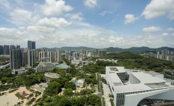 Chengyu International Apartment (Shenzhen Guangming Blue Whale World Phoenix Metro Station Branch)