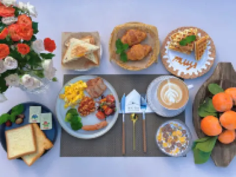 Mu Yi Mu Yi See the mountains and wild luxury art vacation