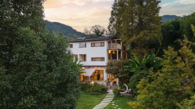 Harvestmoon Vinyl Record Villa