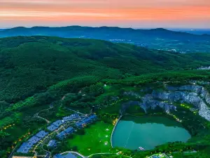 WYNDHAM GRAND PLAZA ROYALE HOT SPRINGS RESORT LIYANG