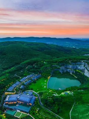 WYNDHAM GRAND PLAZA ROYALE HOT SPRINGS RESORT LIYANG Hotels near Longxing Island
