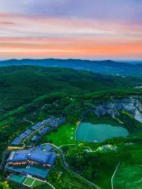 WYNDHAM GRAND PLAZA ROYALE HOT SPRINGS RESORT LIYANG