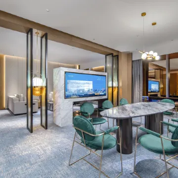 Jishou Xiangquan Sunshine Hotel