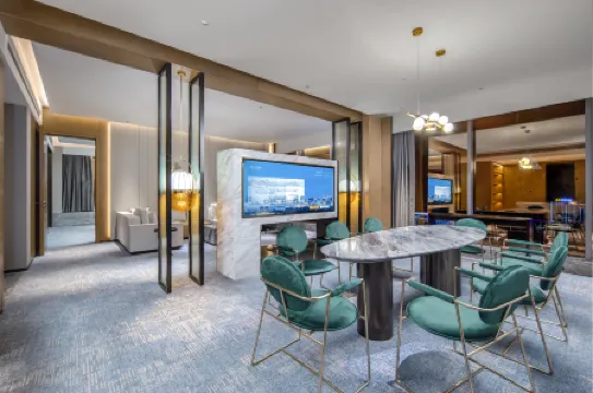 Jishou Xiangquan Sunshine Hotel