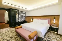 Java Paragon Hotel & Residences