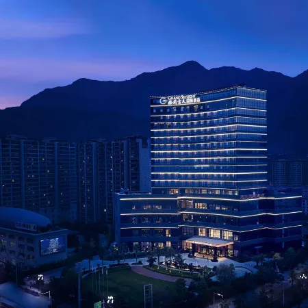 Grand Skylight International Hotel LongNan XingChao Отели в г. Луннань