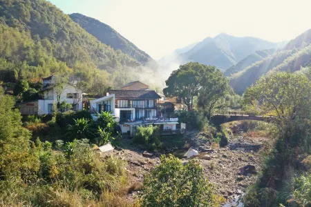 Tian Fang Ye Tan Boutique Hostel Отели рядом с достопримечательностью «Maling Ancient Road»