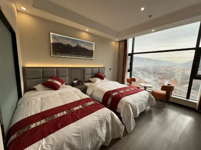 Tangfan Grand Hotel Hotel di Dêngqên County