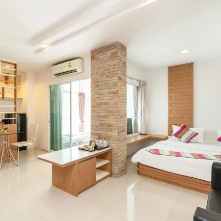 Riski Residence Ngamwongwan