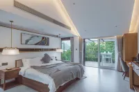 Tonglu Yinmoxi Mountain Resort (Huxiaoxia Drifting Store)