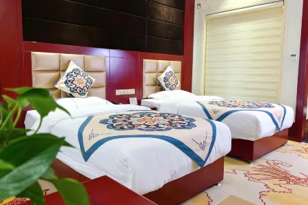 Dunhuang Yuntian International Hotel (Shazhou Night Market)