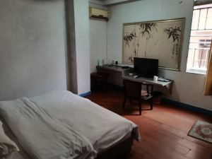 Yangchun Junyue Homestay