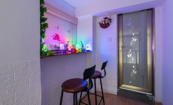 CHILDHOOD HOMESTAY