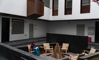 Shangri-La Yunjian Songyue B&B