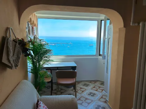 Haibiande Adu Lina Apartment (Qingdao May Fourth Square) فنادق في 