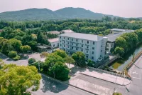 Qingmu Hotel (Jinma Road, Xianlin Avenue, Nanjing) Hotel in zona Linggu Pagoda