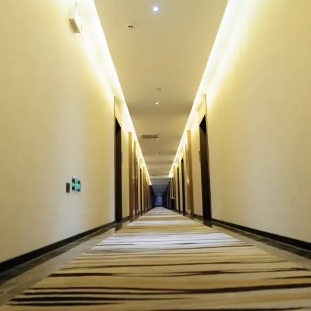 Baiya Smart Hotel (Zhongning Weimin City Plaza)
