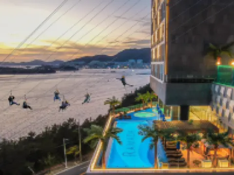 รามาดา พลาซา โดย วินดัม ดอลซัน เยโซ โรงแรมในยอซู