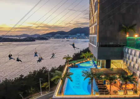 Ramada Plaza by Wyndham Dolsan Yeosu Отели в г. Йосу