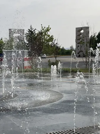 Zhenglanqi Lightning River Business Hotel