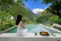 Hailuogou Tongtang·Secret Garden Holiday Villa·Snow Mountain Holiday Villa Hotels in Luding County