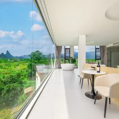 Yintianju Panoramic Light Luxury Hotel (Xingping Ancient Town) Hotels near Nine Horses Mountain