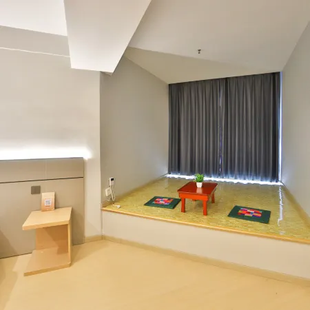 Qingfeng Hotel (Yanji Yanbian University West Market Branch)