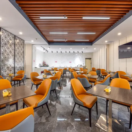 Lihao Hotel (Yuzhong Lushaer Branch) Отели рядом с достопримечательностью «Монастырь Кумбум»