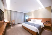 Wutaishan Hotel (Xinjian North Road) - balcony