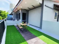 Gurney Coast By Sky Hive Hotels near Arulmigu Balathandayuthapani Temple ABT