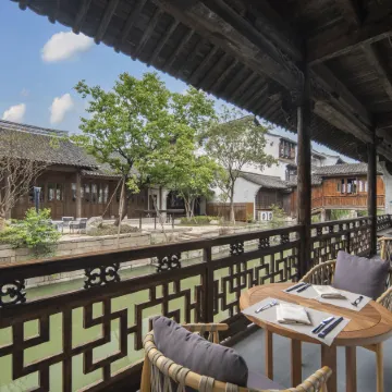 Yanguan Chaoyuezhicheng Xuande Gate Hotel