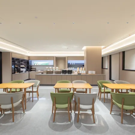 JI Hotel (Qianjiang Huochezhan)