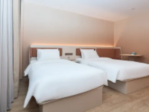 HanTing Hotel (Hegang Railway Station Jinguang Building) Hotels in Hegang