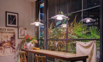 Mossland Hotel