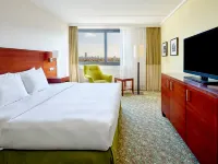 Courtyard by Marriott Duesseldorf Seestern Hotels near Golzheim