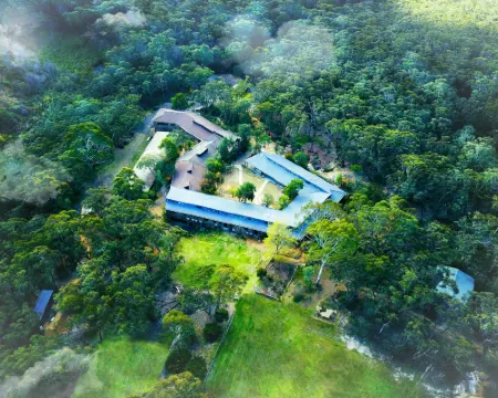 Sinofield Edu-Retreat Hotels in Leura