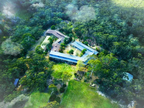 Sinofield Edu-Retreat Hotels in Leura