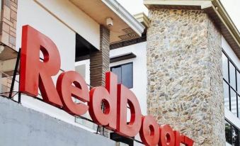 1. RedDoorz..
