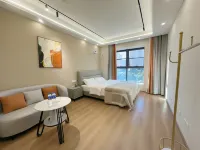 Shanjun · Lanyue Loft Boutique Stay (Sijiaying Subway Station) Hotels near 7th Caiyun Dairy Industry (Longbo Road)