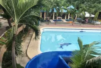 RedDoorz @ Villa Asela A Garden Resort Cordova FORMER RedDoorz Near Gaisano Grand Cordova - Pools