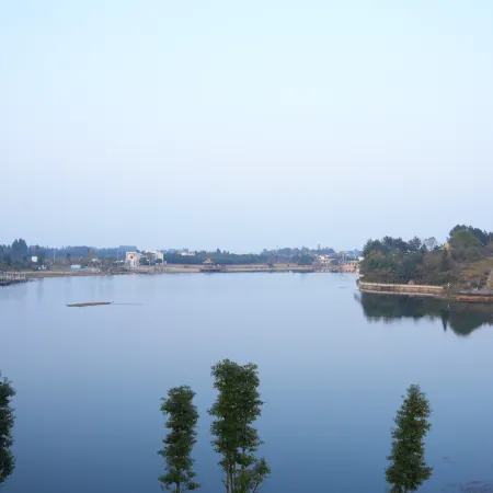 Shili Langyue Hot Spring Homestay - Ya'an Moon Lake Branch