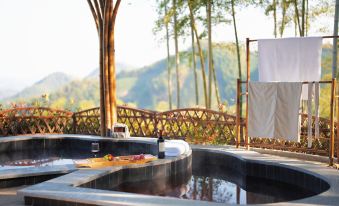 Anji Between Sky · Cloud Hot Spring Light Luxury Homestay